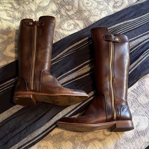 Isola Boots | Brown/Red leather boots, with gold zipper and clasp. Size 6.5.